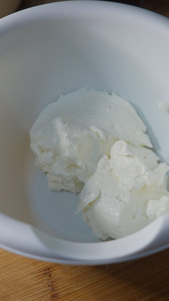 Plain greek yogurt, ingredients to come next