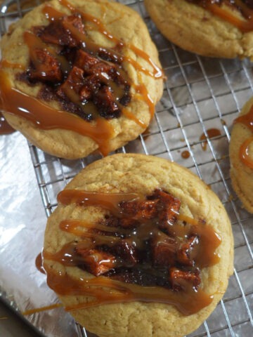 Carmael apple pie cookies. It's a delicious pie in cookie form